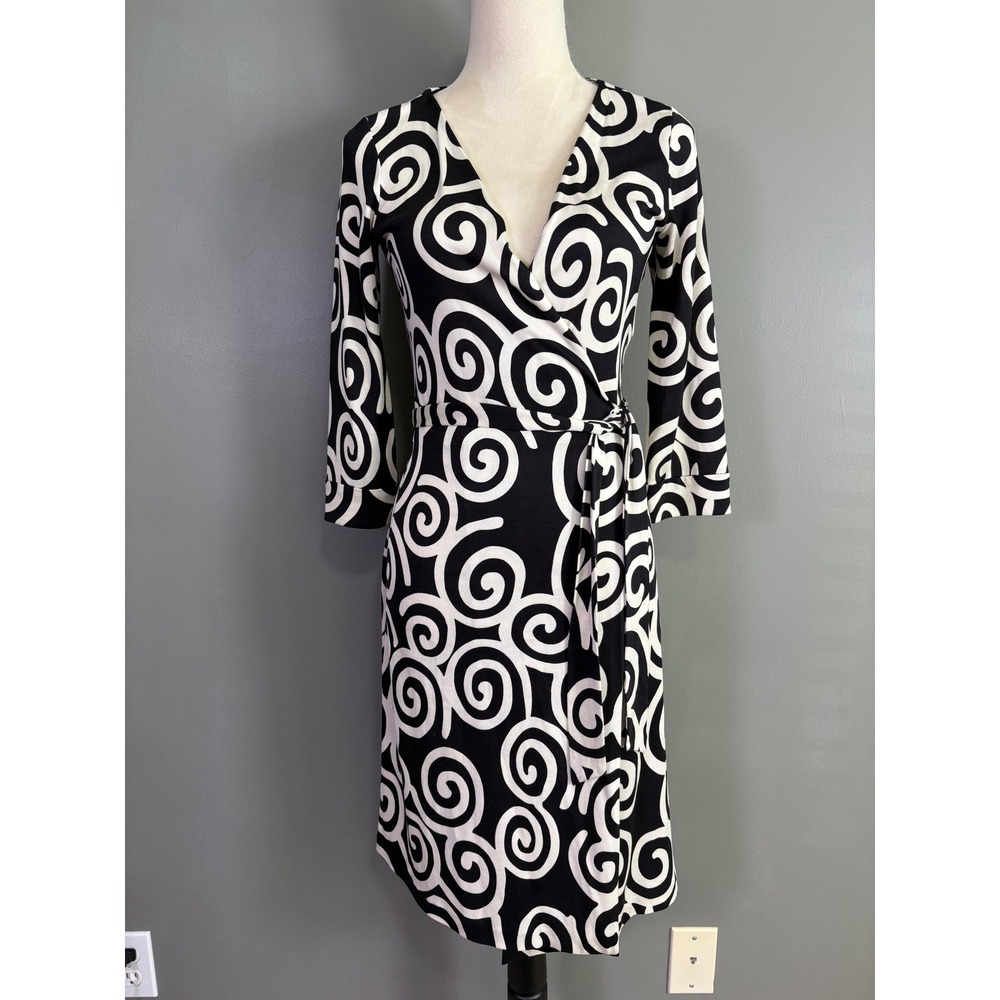 Diane von Furstenberg Wrap Dress 4 Silk New Julian Two Vintage Abstract Classic - Picture 2 of 10
